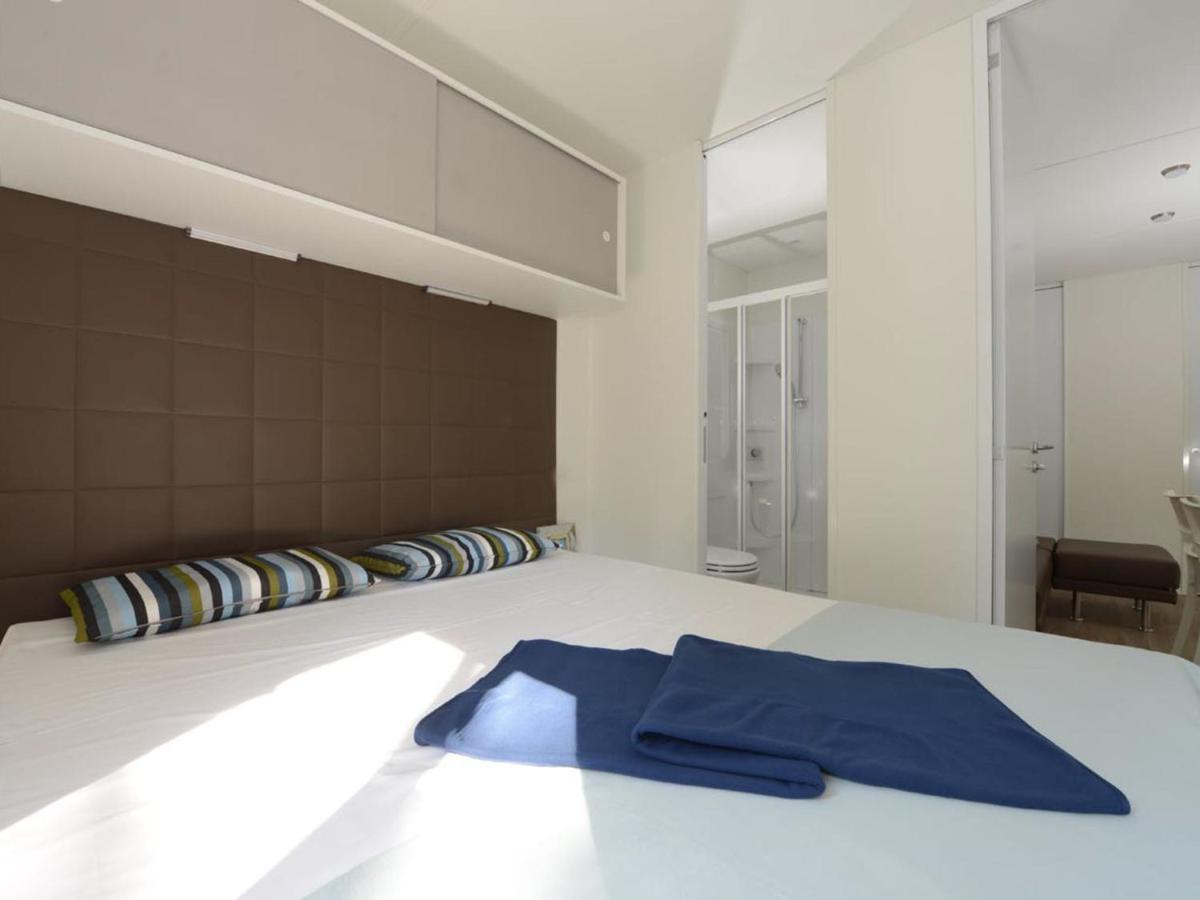 Holiday Home Maxi Caravan Capri By Interhome Baia Domizia Zewnętrze zdjęcie